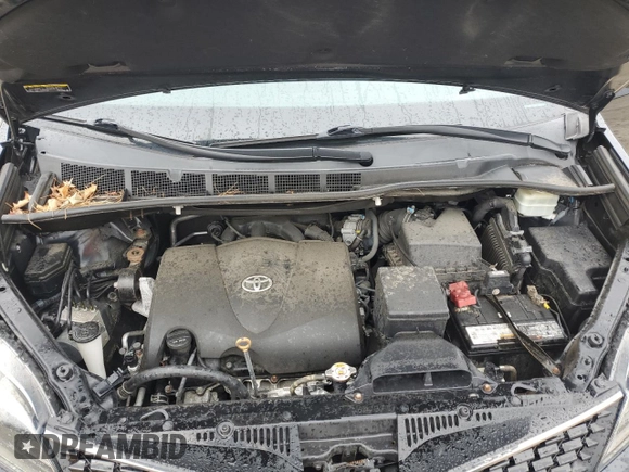 2018 Toyota Sienna SE with VIN 5TDXZ3DC3JS965024, listed as a Copart auction lot 51798835 with 51,267 mi miles and Salvage title. Bid and sale history available at DreamBid. Image 12.
