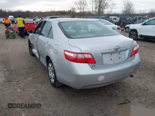 2009 Toyota Camry z VIN 4T1BE46K29U389669, wystawiony jako IAAI lot #41953360 z przebiegiem 176 136 mil mil oraz . Historia ofert i sprzedaży dostępna na DreamBid. Obrazek 3.