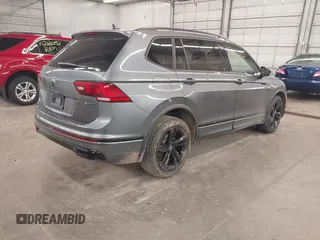 2024 Volkswagen Tiguan SE R-Line Black с VIN 3VV8B7AX8RM090818, выставлен на аукционе IAAI как лот 42123399 с пробегом 10 846 миль миль и . История ставок и продаж доступна на DreamBid. Изображение 4.