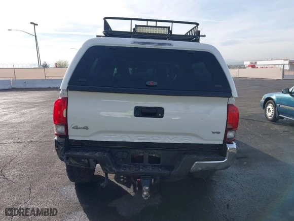 2019 Toyota Tacoma 4WD SR with VIN 3TMCZ5AN6KM284101, listed as a IAAI auction lot 41099466 with 36,119 mi miles. Bid and sale history available at carsss.com. Image 16.