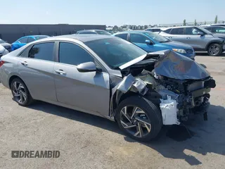 2024 Hyundai Elantra Limited z VIN KMHLN4DJ7RU096025, wystawiony jako IAAI lot #42392773 z przebiegiem 11 616 mil mil oraz . Historia ofert i sprzedaży dostępna na DreamBid. Obrazek 1.