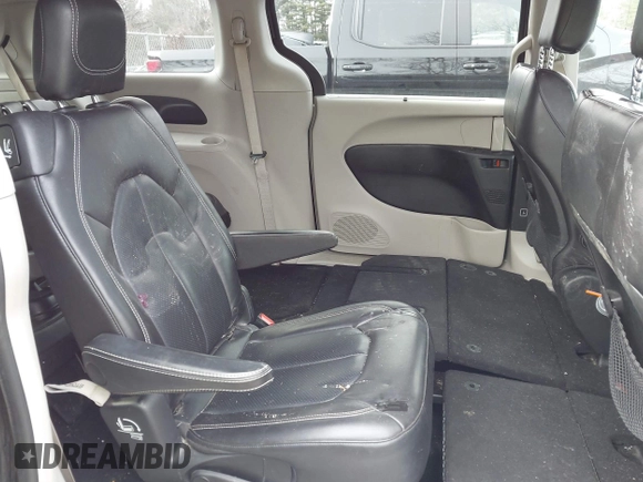 2020 Chrysler Voyager LXi z VIN 2C4RC1DG2LR266058, wystawiony jako IAAI lot #41767570 z przebiegiem 106 602 mil mil oraz . Historia ofert i sprzedaży dostępna na DreamBid. Obrazek 8.