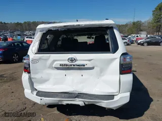 2019 Toyota 4Runner SR5 with VIN JTEZU5JR4K5209166, listed as a IAAI auction lot 41667608 with 61,507 mi miles. Bid and sale history available at carsss.com. Image 16.