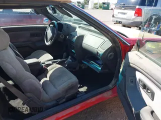 1995 Chrysler LeBaron z VIN 1C3EU4534SF517486, wystawiony jako IAAI lot #40211893 z przebiegiem 120 160 mil mil oraz . Historia ofert i sprzedaży dostępna na DreamBid. Obrazek 5.