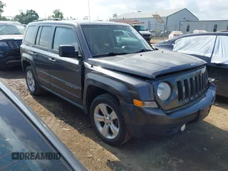 2014 Jeep Patriot Latitude z VIN 1C4NJPFB6ED730175, wystawiony jako IAAI lot #42705824 z przebiegiem 160 827 mil mil oraz . Historia ofert i sprzedaży dostępna na DreamBid. Obrazek 1.