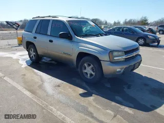 2003 Chevrolet TrailBlazer LS with VIN 1GNDT13S132380980, listed as a IAAI auction lot 41731579 with 209,880 mi miles. Bid and sale history available at carsss.com. Image 1.