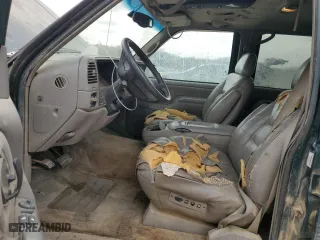 1997 Chevrolet Tahoe with VIN 1GNEK13R2VJ318355, listed as a Copart auction lot 89341095 with 303,882 mi miles and Salvage Title. Bid and sale history available at carsss.com. Image 7.