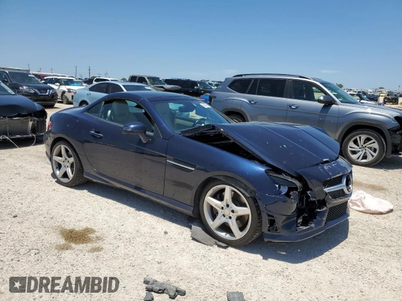 2016 Mercedes-Benz SLK 300 z VIN WDDPK3JA8GF122653, wystawiony jako Copart lot #54557764 z przebiegiem Nie podano mil oraz . Historia ofert i sprzedaży dostępna na DreamBid. Obrazek 4.