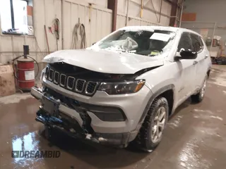 2024 Jeep Compass Sport with VIN 3C4NJDANXRT146281, listed as a IAAI auction lot 41499484 with 3,166 mi miles. Bid and sale history available at carsss.com. Image 6.