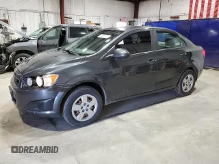 2016 Chevrolet Sonic LS z VIN 1G1JA5SH7G4184561, wystawiony jako Copart lot #53959175 z przebiegiem 119 929 mil mil oraz Czysty tytuł • Clean title. Historia ofert i sprzedaży dostępna na DreamBid. Obrazek 1.