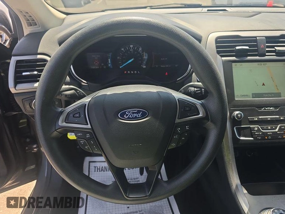 2020 Ford Fusion SE with VIN 3FA6P0LU8LR195683, listed as a IAAI auction lot 42786965 with 71,252 mi miles and . Bid and sale history available at DreamBid. Image 4.