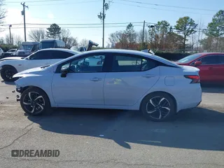 2024 Nissan Versa SR z VIN 3N1CN8FV8RL858769, wystawiony jako IAAI lot #41373294 z przebiegiem 14 128 mil mil oraz . Historia ofert i sprzedaży dostępna na DreamBid. Obrazek 15.