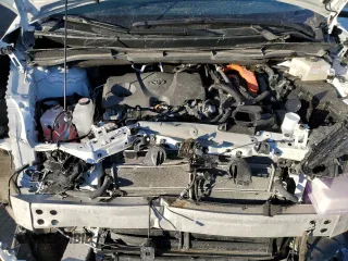 2024 Toyota Sienna LE with VIN 5TDGSKFC4RS112719, listed as a Copart auction lot 41977365 with 0 mi miles and Salvage Title. Bid and sale history available at carsss.com. Image 12.