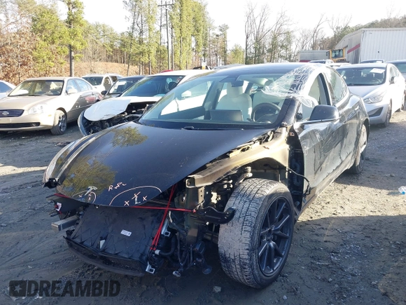 2019 Tesla Model 3 Mid Range z VIN 5YJ3E1EA4KF317872, wystawiony jako IAAI lot #41491269 z przebiegiem 90 772 mil mil oraz . Historia ofert i sprzedaży dostępna na DreamBid. Obrazek 18.
