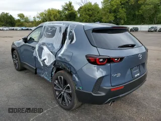 2023 Mazda CX-50 S Premium Plus z VIN 7MMVABEMXPN102316, wystawiony jako Copart lot #60009812 z przebiegiem 4 876 mil mil oraz . Historia ofert i sprzedaży dostępna na DreamBid. Obrazek 3.