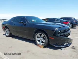 2019 Dodge Challenger SXT z VIN 2C3CDZAG1KH587281, wystawiony jako IAAI lot #42180057 z przebiegiem 109 333 mil mil oraz . Historia ofert i sprzedaży dostępna na DreamBid. Obrazek 1.