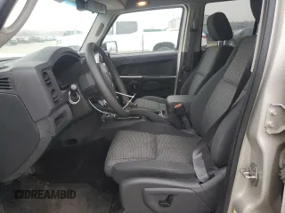 2008 Jeep Commander Sport with VIN 1J8HH48K98C153360, listed as a Copart auction lot 43622395 with 208,773 mi miles and Salvage title. Bid and sale history available at DreamBid. Image 7.