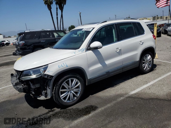 2012 Volkswagen Tiguan SE z VIN WVGAV7AX5CW546378, wystawiony jako Copart lot #58186695 z przebiegiem 67 483 mil mil oraz Szkoda całkowita • Salvage title. Historia ofert i sprzedaży dostępna na DreamBid. Obrazek 1.