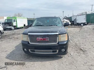 2008 GMC Sierra Denali z VIN 2GTEK638681161702, wystawiony jako IAAI lot #42078538 z przebiegiem Nie podano mil oraz . Historia ofert i sprzedaży dostępna na DreamBid. Obrazek 12.