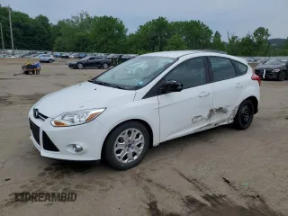 2012 Ford Focus SE z VIN 1FAHP3K26CL193424, wystawiony jako Copart lot #59957935 z przebiegiem 93 815 mil mil oraz Szkoda całkowita • Salvage title. Historia ofert i sprzedaży dostępna na DreamBid. Obrazek 1.