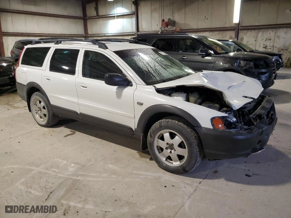 2004 Volvo V70 XC70 with VIN YV1SZ59H441171820, listed as a Copart auction lot 87170434 with NaN miles and Salvage Title. Bid and sale history available at carsss.com. Image 4.