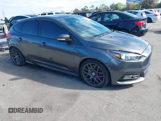 2017 Ford Focus ST with VIN 1FADP3L93HL348951, listed as a IAAI auction lot 41909521 with 88,158 mi miles and . Bid and sale history available at carsss.com. Image 1.
