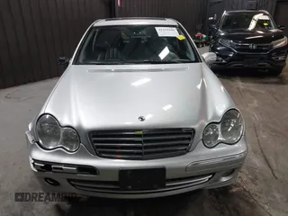 2007 Mercedes-Benz C 280 Luxury z VIN WDBRF92H07F912730, wystawiony jako IAAI lot #42359196 z przebiegiem 138 429 mil mil oraz . Historia ofert i sprzedaży dostępna na DreamBid. Obrazek 12.