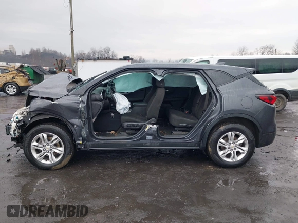 2021 Chevrolet Blazer LT z VIN 3GNKBHR46MS522595, wystawiony jako IAAI lot #41683458 z przebiegiem 93 613 mil mil oraz . Historia ofert i sprzedaży dostępna na DreamBid. Obrazek 14.
