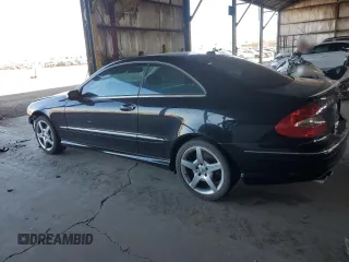 2007 Mercedes-Benz CLK 550 z VIN WDBTJ72H77F214284, wystawiony jako Copart lot #57358865 z przebiegiem 57 319 mil mil oraz Szkody całkowita. Historia ofert i sprzedaży dostępna na DreamBid. Obrazek 2.
