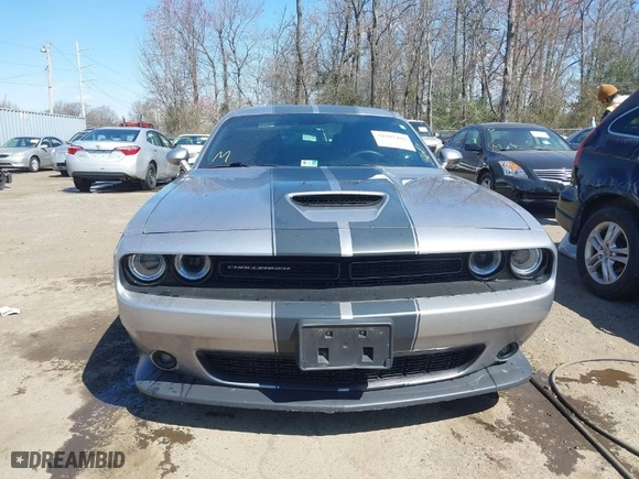 2015 Dodge Challenger SRT 392 with VIN 2C3CDZDJ5FH747207, listed as a IAAI auction lot 38985493 with NaN miles. Bid and sale history available at carsss.com. Image 6.