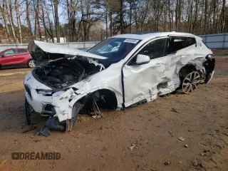 2022 BMW X2 sDrive28i with VIN WBXYH9C05N5T67775, listed as a Copart auction lot 44045505 with 34,100 mi miles and Salvage Title. Bid and sale history available at carsss.com. Image 1.
