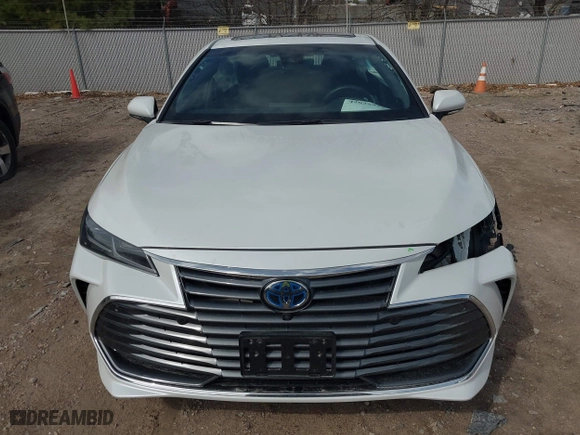 2022 Toyota Avalon Hybrid Limited with VIN 4T1DA1AB1NU013114, listed as a IAAI auction lot 42022922 with 30,686 mi miles. Bid and sale history available at carsss.com. Image 12.