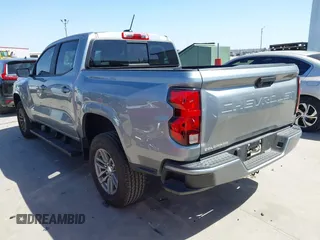 2023 Chevrolet Colorado 2WD LT z VIN 1GCPSCEK4P1231718, wystawiony jako IAAI lot #41718041 z przebiegiem 4 380 mil mil oraz . Historia ofert i sprzedaży dostępna na DreamBid. Obrazek 3.
