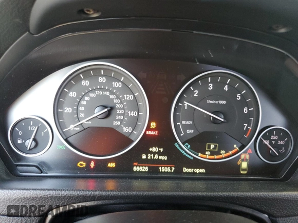 2018 BMW 3 Series 320i xDrive z VIN WBA8A3C51JA489672, wystawiony jako Copart lot #55775625 z przebiegiem 66 626 mil mil oraz Szkoda całkowita • Salvage title. Historia ofert i sprzedaży dostępna na DreamBid. Obrazek 9.