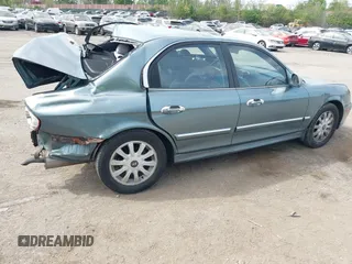2004 Hyundai Sonata GLS with VIN KMHWF35H84A088123, listed as a IAAI auction lot 42128900 with 135,466 mi miles. Bid and sale history available at carsss.com. Image 4.