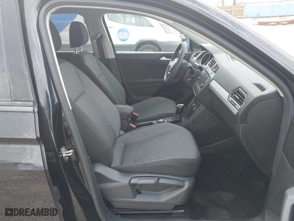 2018 Volkswagen Tiguan S with VIN 3VV0B7AX5JM109066, listed as a IAAI auction lot 41866569 with 83,448 mi miles. Bid and sale history available at carsss.com. Image 5.