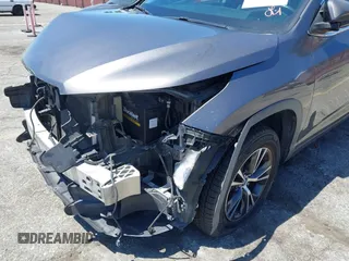 2018 Toyota Highlander LE with VIN 5TDZZRFH7JS250025, listed as a IAAI auction lot 42635985 with 122,488 mi miles and . Bid and sale history available at DreamBid. Image 19.
