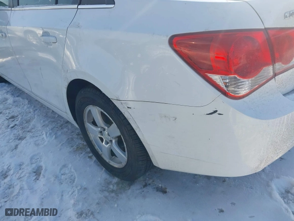 2013 Chevrolet Cruze 1LT with VIN 1G1PC5SB2D7262190, listed as a IAAI auction lot 41314526 with 116,117 mi miles. Bid and sale history available at carsss.com. Image 6.