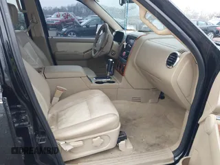 2008 Ford Explorer Eddie Bauer with VIN 1FMEU74E78UA35823, listed as a IAAI auction lot 42010956 with 276,603 mi miles. Bid and sale history available at carsss.com. Image 5.