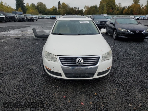 2008 Volkswagen Passat Komfort with VIN WVWLK73C28E121987, listed as a Copart auction lot 78504164 with 158,147 mi miles and Salvage title. Bid and sale history available at DreamBid. Image 5.