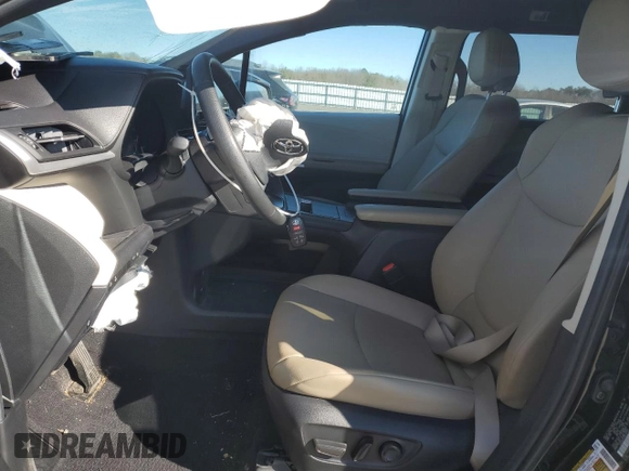 2024 Toyota Sienna XLE with VIN 5TDJSKFC4RS121247, listed as a Copart auction lot 47363055 with 33,364 mi miles and Salvage Title. Bid and sale history available at DreamBid. Image 7.