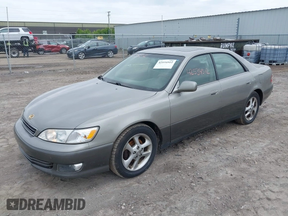 2001 Lexus ES 300 with VIN JT8BF28G910332295, listed as a IAAI auction lot 42534512 with 118,915 mi miles and . Bid and sale history available at DreamBid. Image 2.