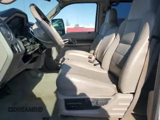 2008 Ford F-350 XL с VIN 1FTWW33R68EA23253, выставлен на аукционе Copart как лот 46327275 с пробегом 182 702 миль миль и Списание • Salvage title. История ставок и продаж доступна на DreamBid. Изображение 7.