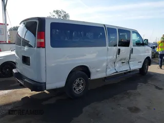 2006 Chevrolet Express Passenger with VIN 1GAHG39U861269171, listed as a IAAI auction lot 42057339 with 83,576 mi miles and . Bid and sale history available at DreamBid. Image 4.
