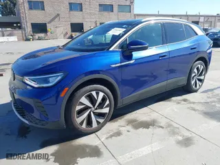 2021 Volkswagen ID.4 Pro S with VIN WVGUNPE2XMP057515, listed as a IAAI auction lot 41665322 with 22,146 mi miles. Bid and sale history available at carsss.com. Image 2.