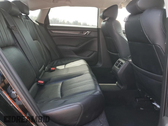 2018 Honda Accord EX-L z VIN 1HGCV1F50JA089735, wystawiony jako Copart lot #53943425 z przebiegiem 128 549 mil mil oraz Szkoda całkowita • Salvage title. Historia ofert i sprzedaży dostępna na DreamBid. Obrazek 10.