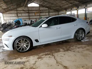 2022 Genesis G70 2.0T z VIN KMTG34TA7NU101491, wystawiony jako Copart lot #48060495 z przebiegiem 34 755 mil mil oraz Szkody całkowita. Historia ofert i sprzedaży dostępna na DreamBid. Obrazek 1.