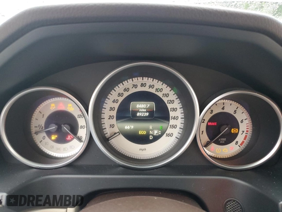 2014 Mercedes-Benz E 350 Luxury with VIN WDDHF8JB9EB066838, listed as a Copart auction lot 58304005 with 89,239 mi miles and Salvage title. Bid and sale history available at DreamBid. Image 9.