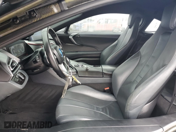 2016 BMW i8 z VIN WBY2Z2C50GV674727, wystawiony jako Copart lot #73131834 z przebiegiem 60 860 mil mil oraz Szkoda całkowita • Salvage title. Historia ofert i sprzedaży dostępna na DreamBid. Obrazek 7.