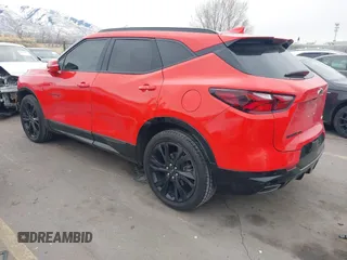 2021 Chevrolet Blazer RS z VIN 3GNKBKRS1MS555161, wystawiony jako IAAI lot #41544585 z przebiegiem 45 494 mil mil oraz . Historia ofert i sprzedaży dostępna na DreamBid. Obrazek 3.